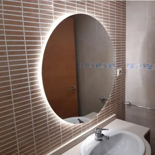 Espejo de pared completa que amplía un ambiente pequeño