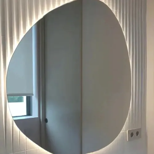 Espejo decorativo a medida en una vivienda de Montevideo